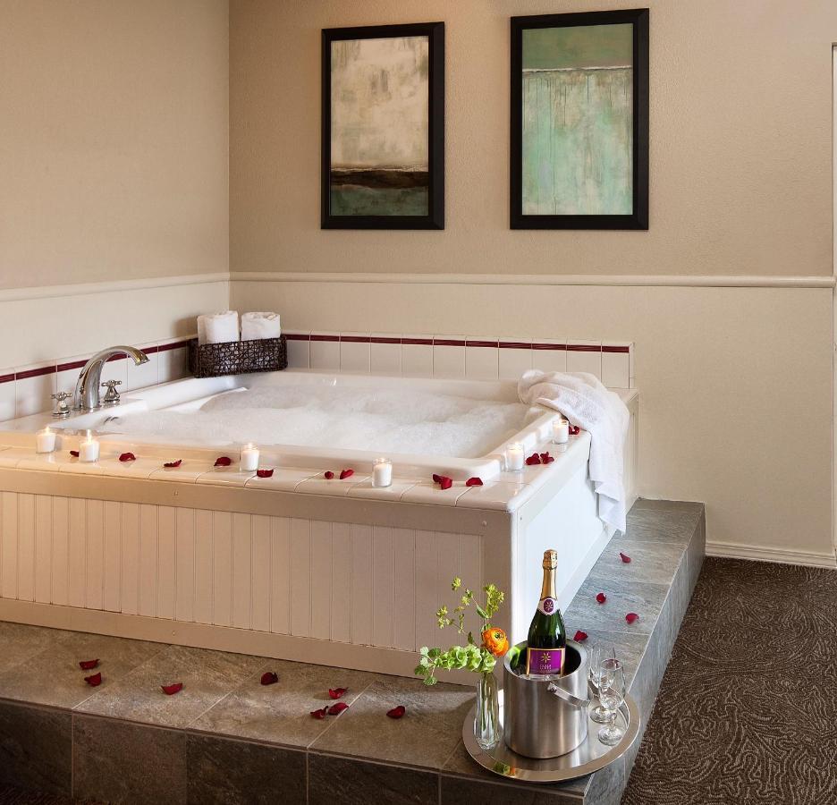 Cambria Landing Inn And Suites エクステリア 写真