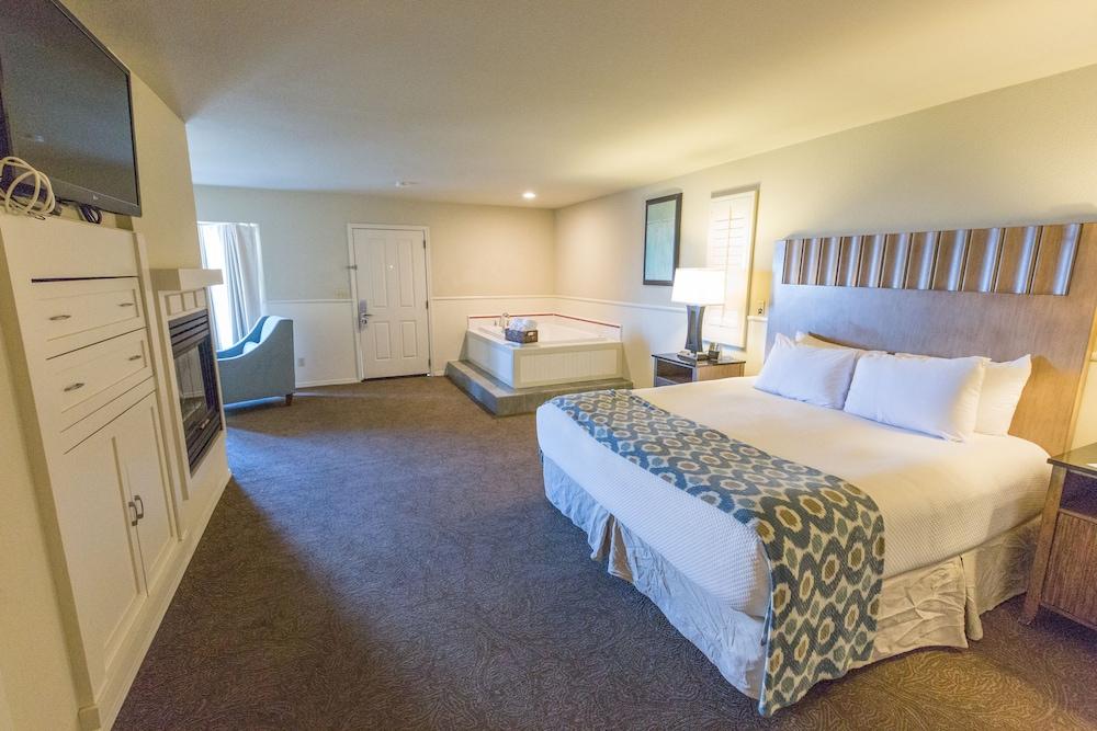 Cambria Landing Inn And Suites エクステリア 写真