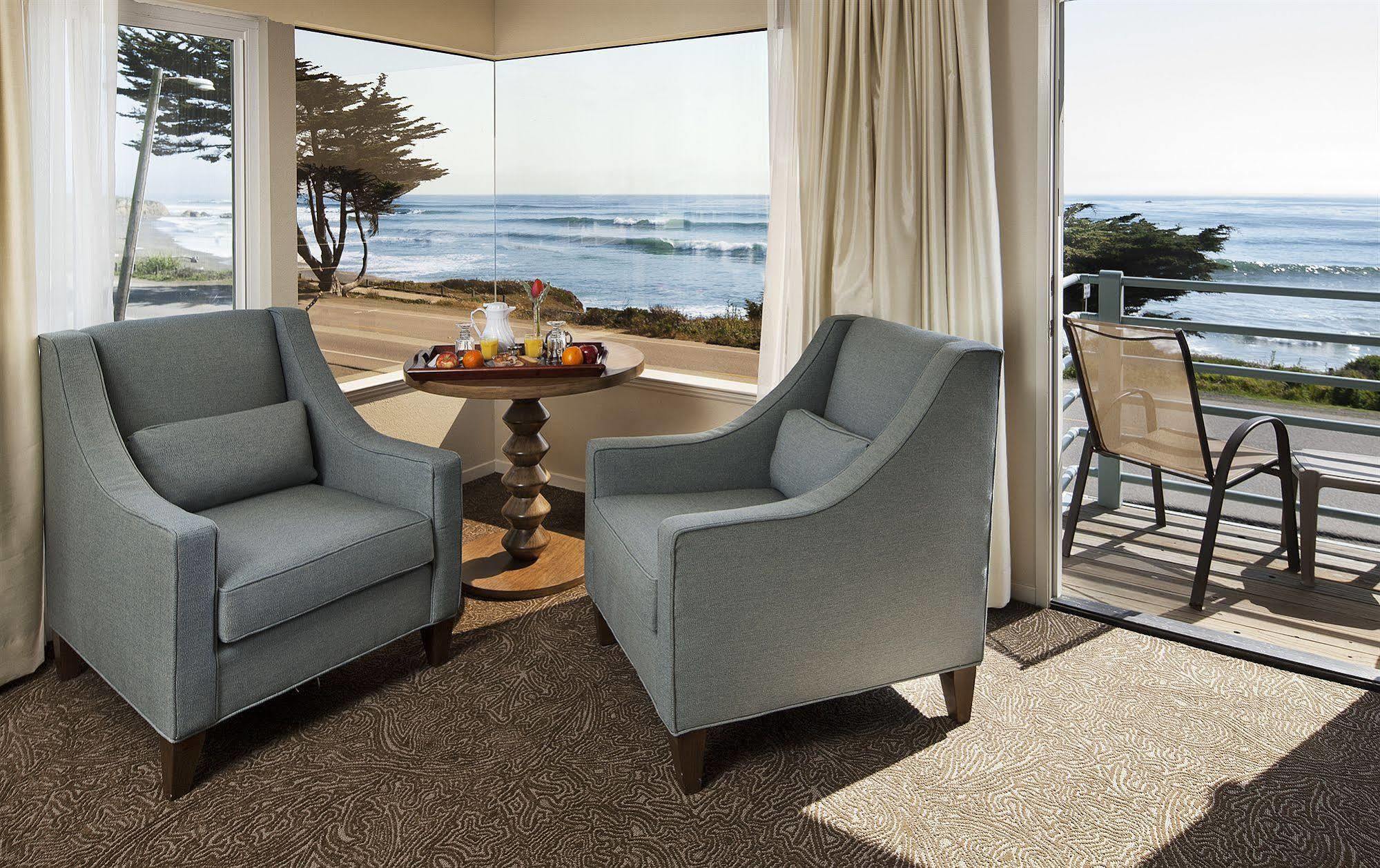 Cambria Landing Inn And Suites エクステリア 写真